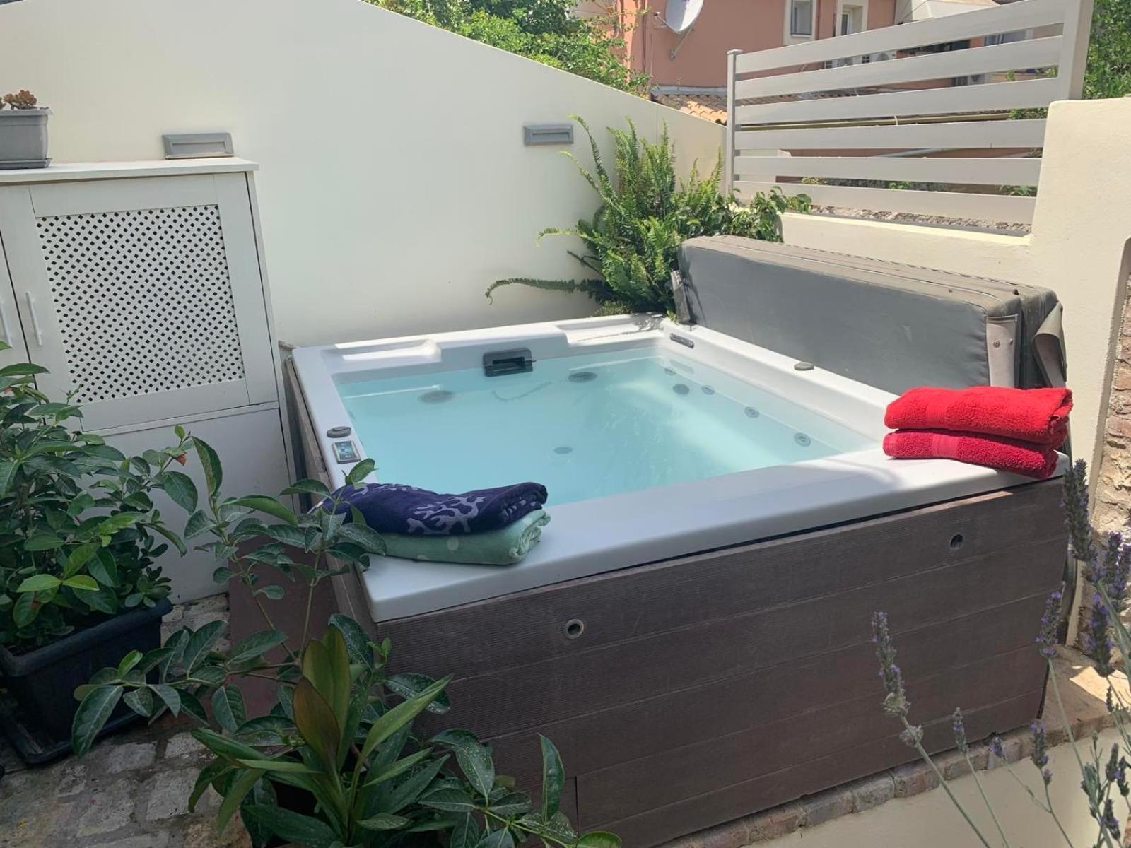 Anemomilos Jacuzzi Suite Corfu  Ngoại thất bức ảnh